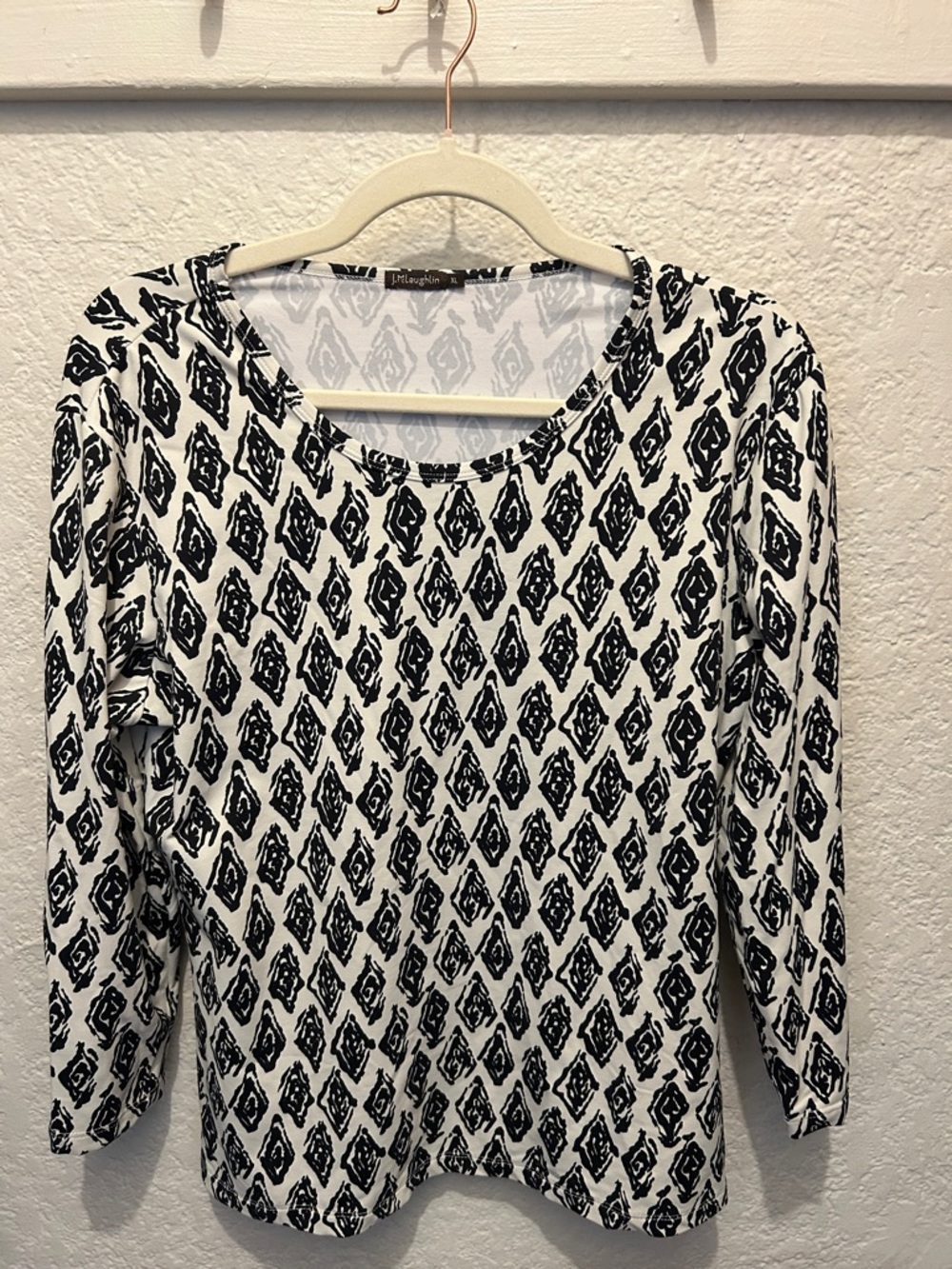 White & Black Patterned Women’s Long Sleeve Top